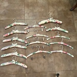 Set of 15 Gently Used Padded Hangers in Vintage Cabbage Rose Cotton Fabric